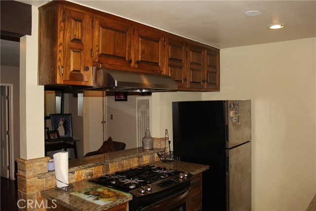 20954 Parthenia Street, 3 photo 5