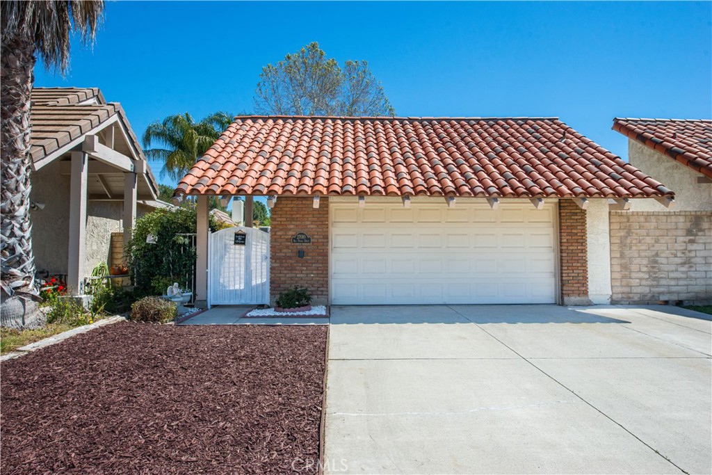 27010 Rio Prado Drive, Valencia, CA 91354
