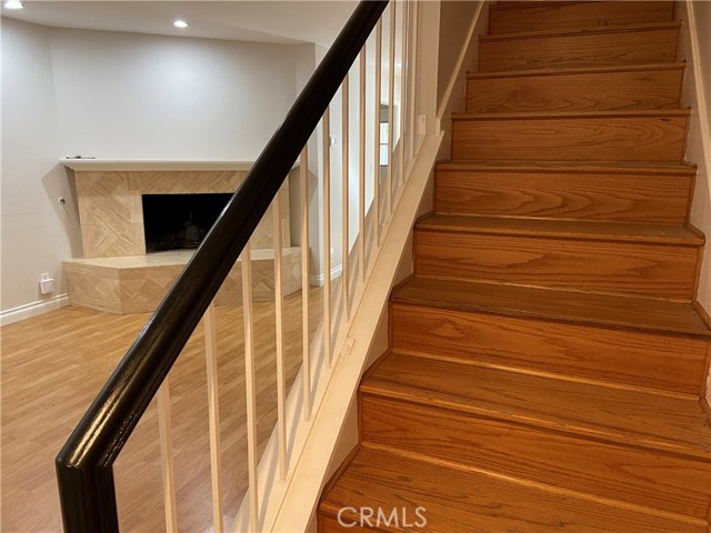 22103 Oxnard Street photo 4