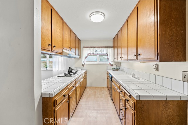 13210 De Foe Avenue photo 7
