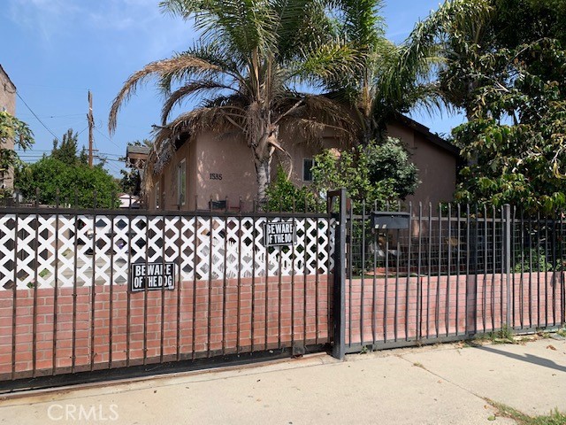 1535 W Gage Avenue, Los Angeles, CA 90047