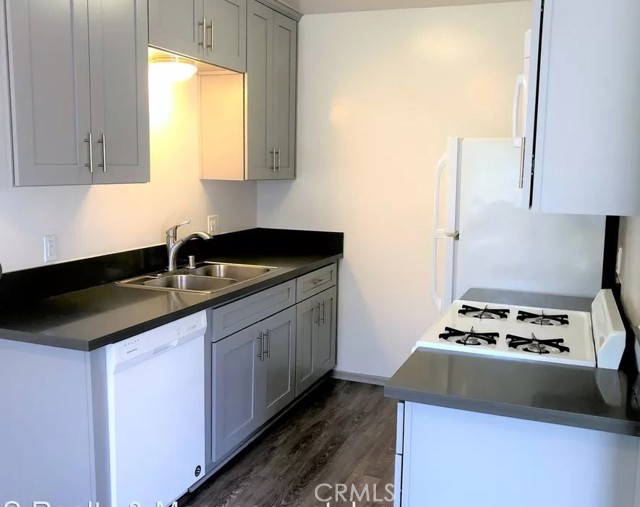 13000 Moorpark Street photo 6