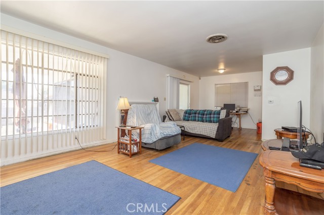 1230 Phillippi Street photo 3