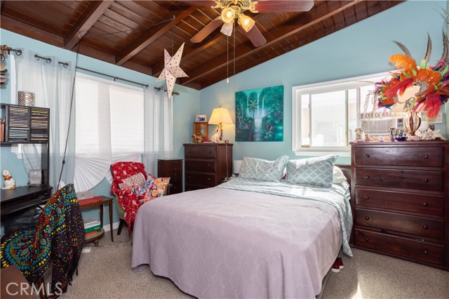 9241 Woodale Avenue photo 8