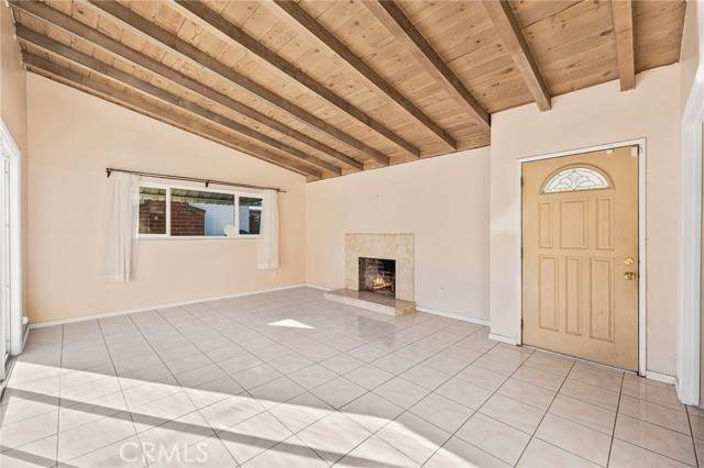 14846 Lorne Street photo 5