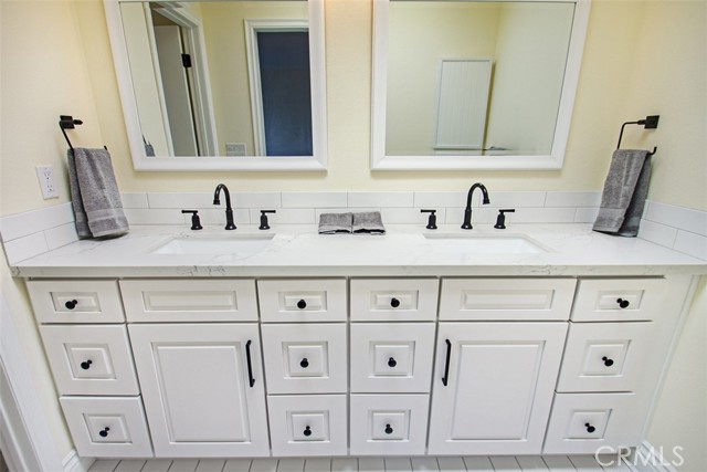 Beautifully remodeled bathrooms !