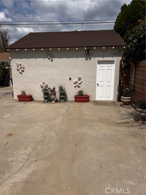 16327 Parthenia Street photo 4