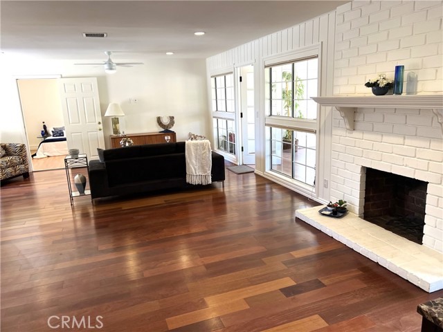 22301 Gifford Street photo 8