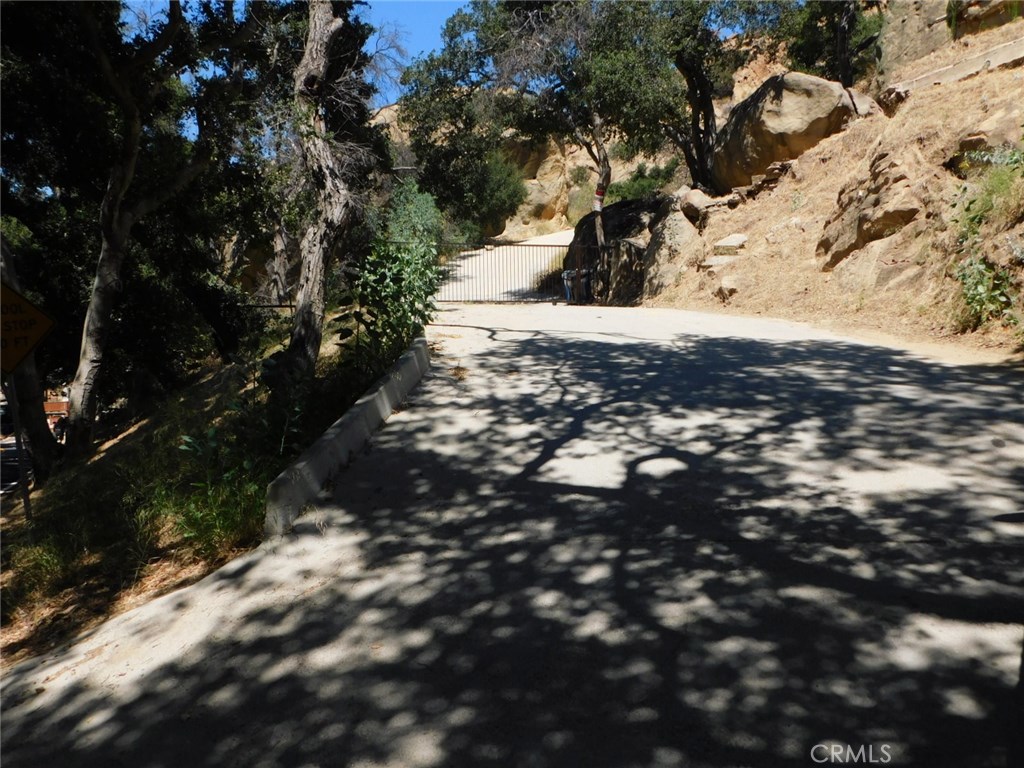476 Box Canyon Road, West Hills, CA 91304