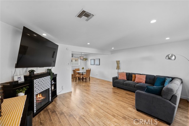 18550 Hatteras Street, 111 photo 5