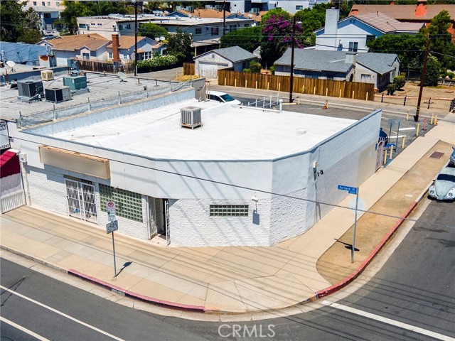 13637 Burbank Boulevard photo 1