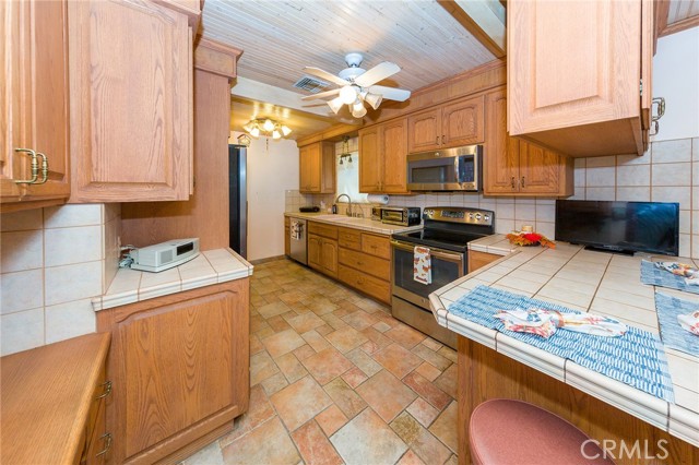 11150 Gerald Avenue photo 4