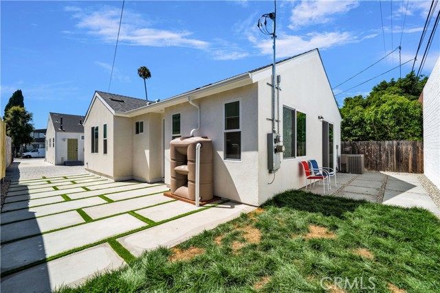 2008 Chariton St, Los Angeles, CA 90034