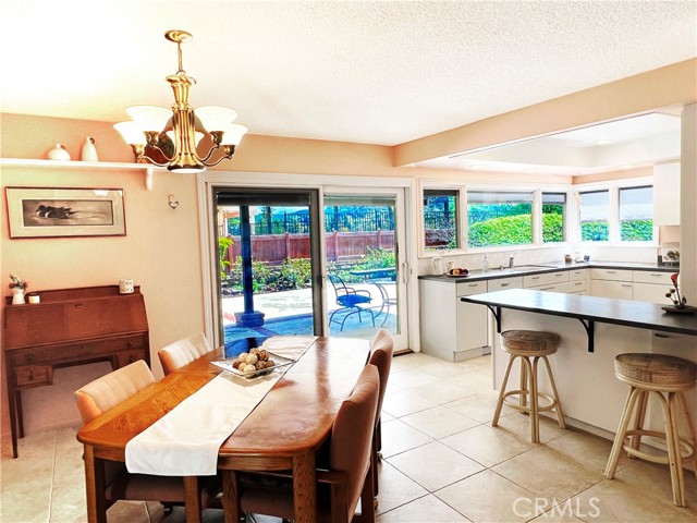 Family room to Kitchen