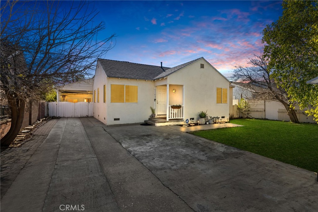 11452 Saticoy Street, North Hollywood, CA 91605