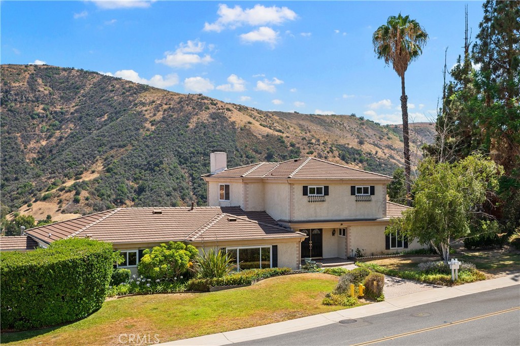 30 Stagecoach Road, Bell Canyon, CA 91307