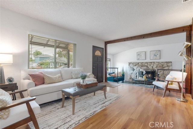 6834 Shoshone Avenue photo 2