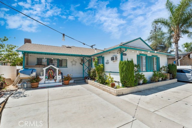 9849 Amboy Avenue photo 2