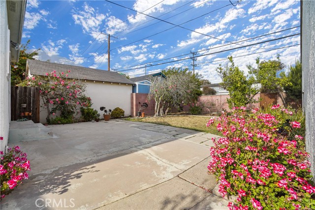 Image 2 for 8720 Lilienthal Ave, Los Angeles, CA 90045