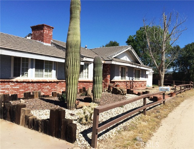 10311 Carroll Lane Agua Dulce, California This property may be the investor's dream you have been waiting for. This single-story home has 5 bedrooms 3 baths, 2550 sq ft of living space and sits on .5 acre of flat land. Price reflects needed repairs and updates to the home.