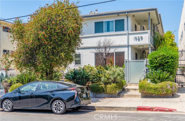 1929 Tamarind Avenue 9 Hollywood Hills East, California 1929 Tamarind Avenue 9