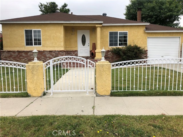 6437 Enfield Avenue Reseda, California This Wonderful Single-Story Home is Located in a Quiet and Friendly Neighborhood with 3 bedrooms 1 bathroom. Prime Location Next to Encino & Tarzana! This Cozy Home Has a Fireplace and Hardwood floors. It Features an Open Layout with a Bright Living Room and Dining Room, New Paint, Recessed Lighting, Hardwood Floors, Upgraded Copper Plumbing, Stainless Steel Appliances, Custom Window Blinds, a 2-Car Driveway, Central A/C & Heat, and Kitchen that includes a Stove, Oven and Refrigerator. Laundry Room is separate with Washer & Dryer included. Gardner included. Most Pets OK with prior owner approval. There are 2 homes on this property, this is the front unit, the back house has a separate tenant.
