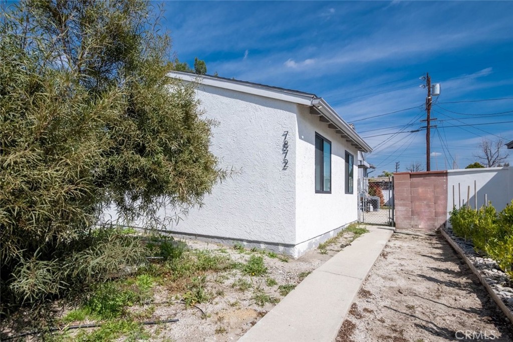 7872 Vanscoy Avenue, North Hollywood, CA 91605