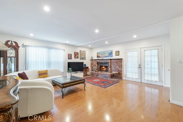 16908 Los Alimos Street photo 7