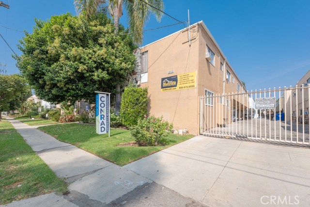 Photo of 18315 Malden Street, Northridge, CA 91325