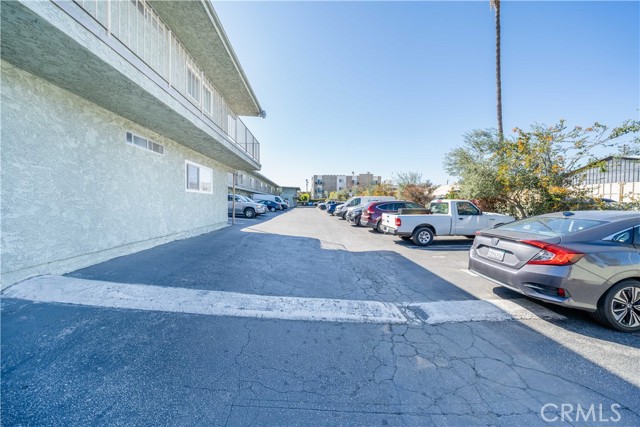 5329 Cahuenga Boulevard photo 3