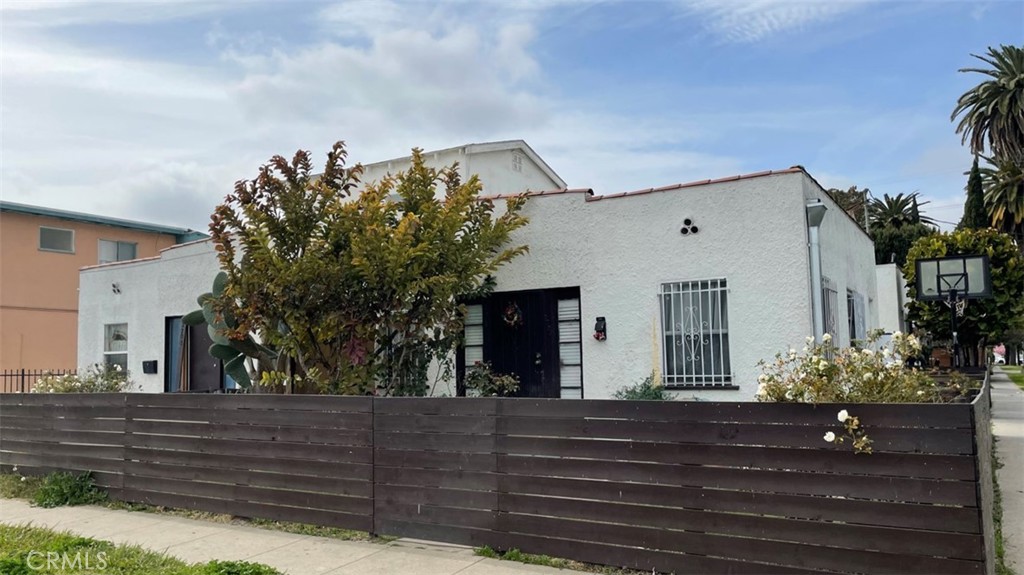 2701 S Cloverdale Avenue, Los Angeles, CA 90016