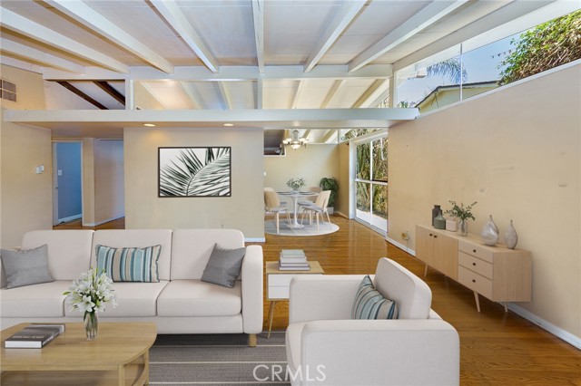14214 Cohasset Street photo 5