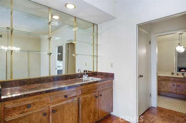 5139 Balboa Boulevard, 3 photo 5