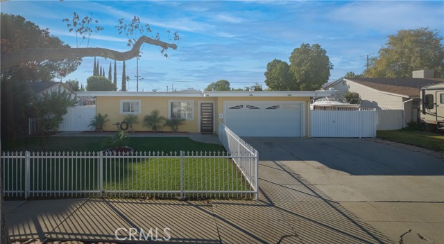 Detail Gallery Image 1 of 1 For 11233 Gaynor Ave, Granada Hills,  CA 91344 - 4 Beds | 2 Baths