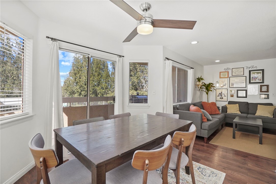 Dining Room / Balcony