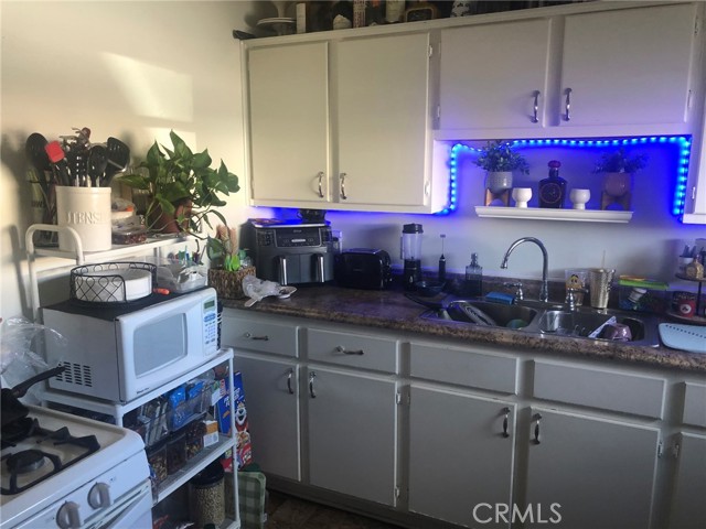 6715 Denny Avenue photo 8