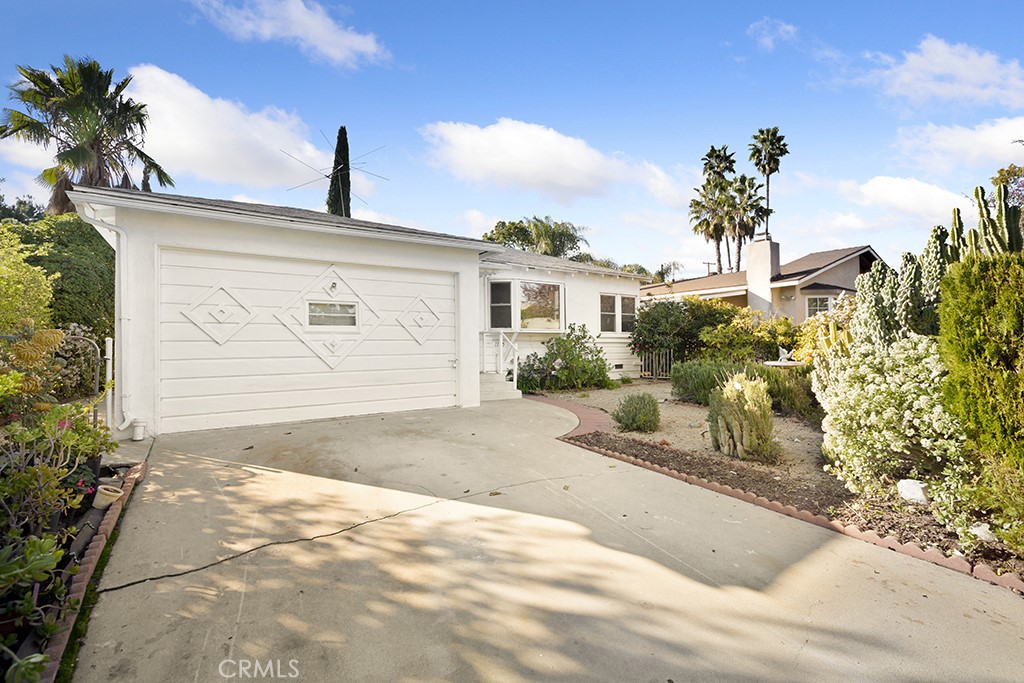 1125 N Screenland Drive
