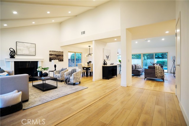 28910 Marlies Street photo 2