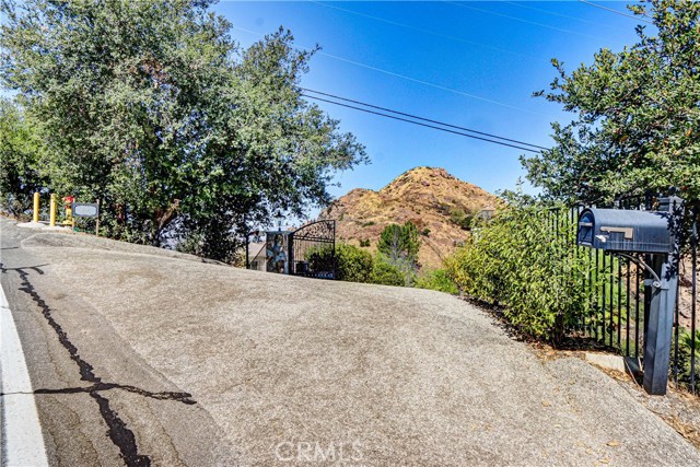 415 Westlake Boulevard Malibu, California This is A Once-in-a-Lifetime Investment Opportunity to acquire a single tenant 100% absolute triple net leased property in Malibu,one of the most significant&prestigious residential compounds in the United States with a gated estate&the utmost privacy of exquisitely landscaped gardens overlooking unobstructed views of the Boney Ridge,Sandstone 3,111 peak,Hidden valley&the Topatopa span across five mountain ridges.This resplendent property perched on Approx. 11 acres of land outfitted with front portico entry leads into the great room grand foyer w/soaring 24’ ceilings,7400 sq. ft. open floor plan,interiors with custom designer touches throughout,formal living room,hearth&French doors opening to nature overlooks the Malibu mountains,huge gourmet kitchen,expansive master suite and so much more.This residential income opportunity features a NNN lease with monthly income of$23,000.00,Cap Rate of 5.80% currently is in the fourth year of a ten-year lease which includes 2% annual increases as well as a five-year option.The tenant is an established Drug&Alcohol Rehab &Treatment Center holding a sub cense Abuse Drug&Alcohol license& certification approved by state of California and Federally holding JCAHO,Joint Commission on Accreditation of Healthcare Organizations.
This property may be purchased individually or a portfolio sale,265 Westlake Blvd(next door,MLS# SR20199855)listed at $2,700,000,NOI:$204,000, Cap Rate:7.50%. A new lease contract can also be arranged upon your request.