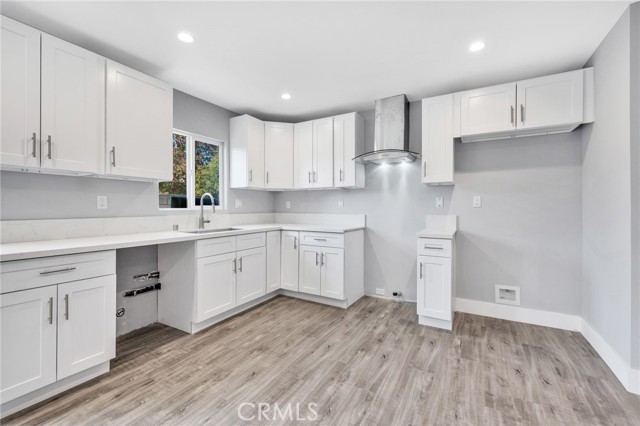 17116 Kingsbury Street photo 4