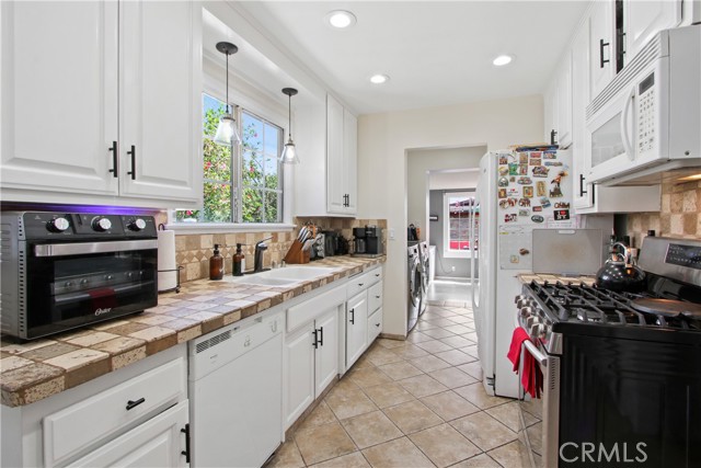 10006 Woodley Avenue photo 6