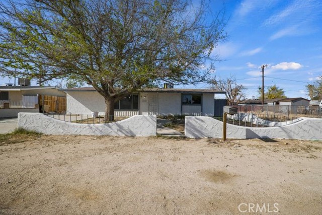 Detail Gallery Image 1 of 1 For 1575 Edwards Ave, Rosamond,  CA 93560 - 3 Beds | 2 Baths