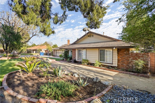 13759 Norris Avenue photo 3