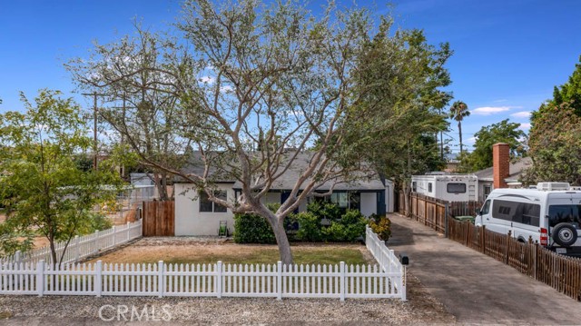 11422 Delano Street photo 2