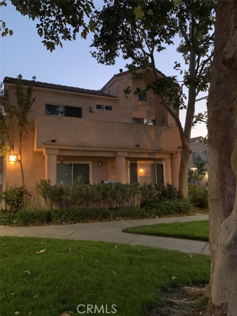 21343 Nandina Lane 202 Newhall, California Easy Freeway Access Upper level 2+2 Condo with light and bright location Conveniently located in Santa Clarita.. The unit has Partial Canyon Views and fronts a large shady greenbelt. There is a large Guest Perking area a few steps away. The Complex has Pools, Spas, Tennis Courts and amazing Skyline views Throughout Complex.
The Unit is the Spacious 2 Masters bedroom floor Plan with the High Ceiling in Living Room. There are 2 Patios and they are accessible from Both Master Bedrooms and the Living Room. There is a Washer and Dryer in the unit. There is a 2 Car garage and a Storage Locker for the unit.
The exterior is completing planning stage for a remodel and seller has been informed its about to start.. Easy to Show and Vacant for a Quick Escrow!