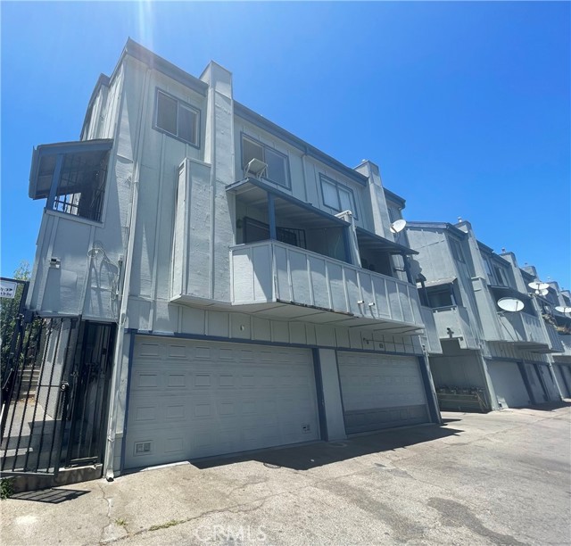 9332 Van Nuys Boulevard, 70 photo 2