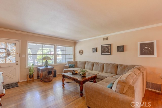 10326 Babbitt Avenue photo 3