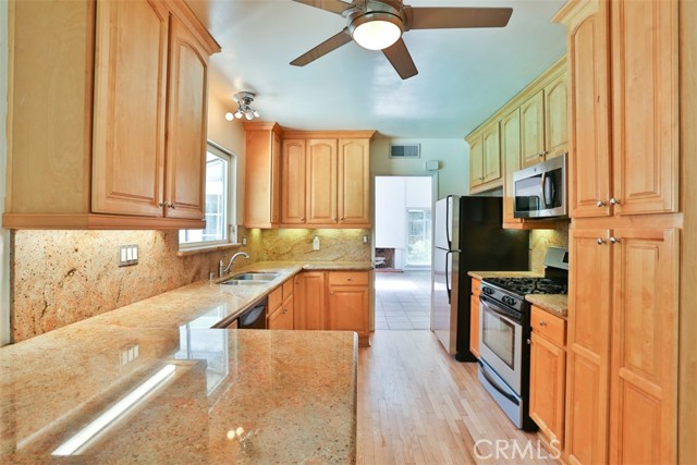 9936 Laramie Avenue photo 5