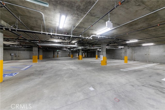 Detail Gallery Image 4 of 5 For 11500 Emelita St #101,  North Hollywood,  CA 91601 - 3 Beds | 2/1 Baths