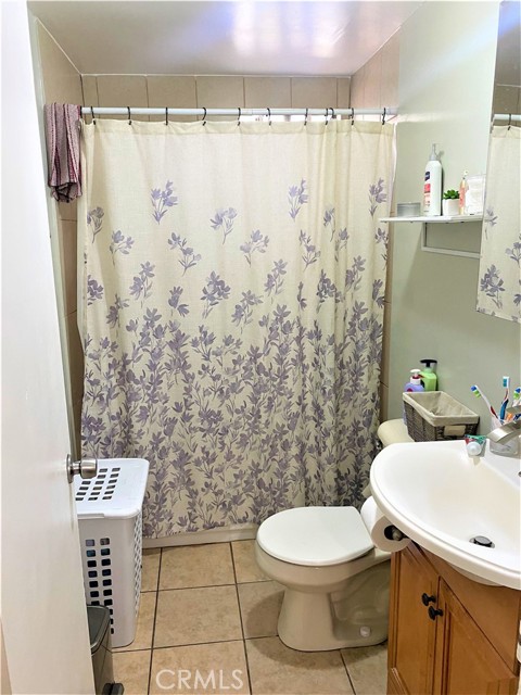 1417 Mott Street photo 8